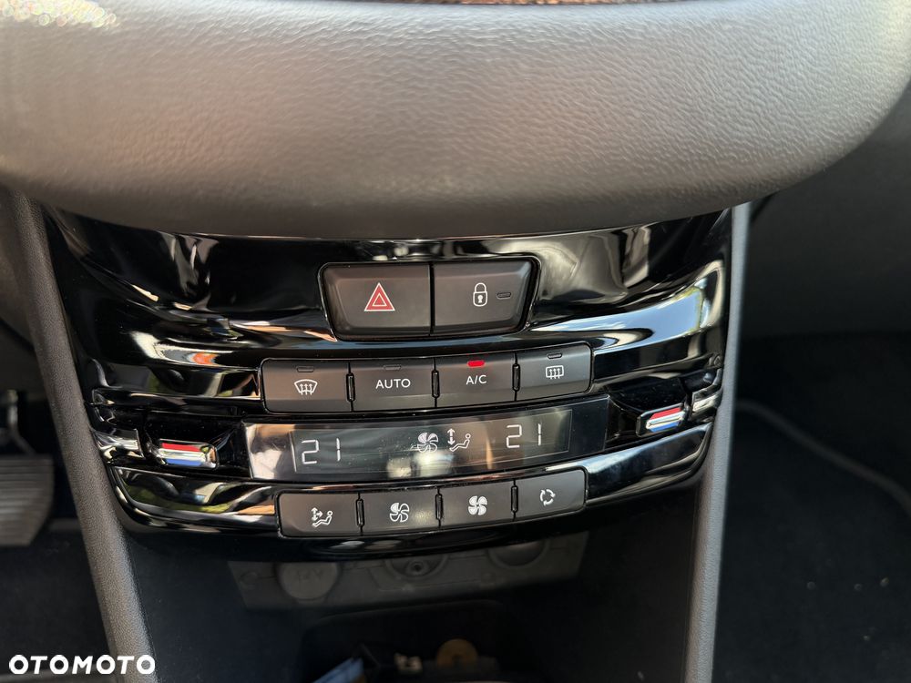 Peugeot 208 1.6 THP Allure - 29