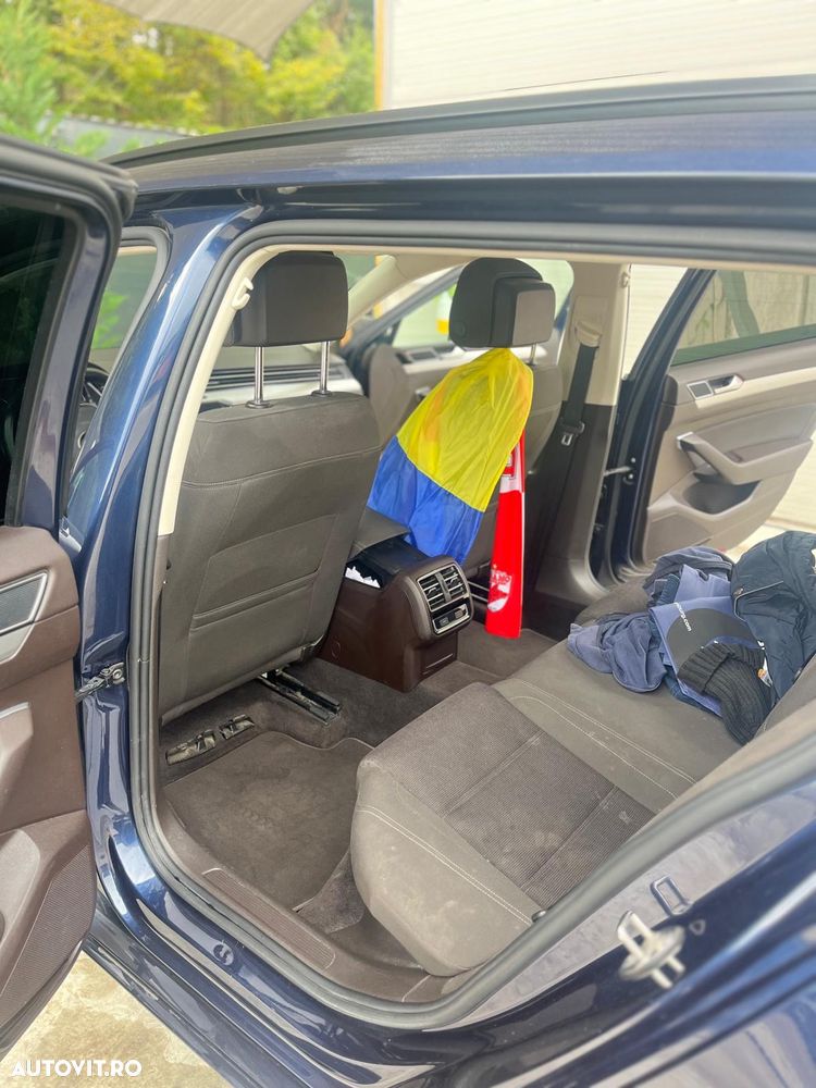 Volkswagen Passat 2.0 TDI Comfortline - 11