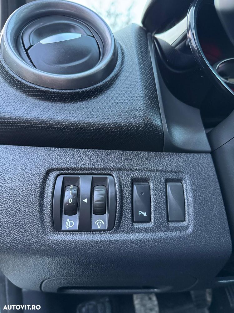 Renault Clio 1.2 16V 75 Limited - 13