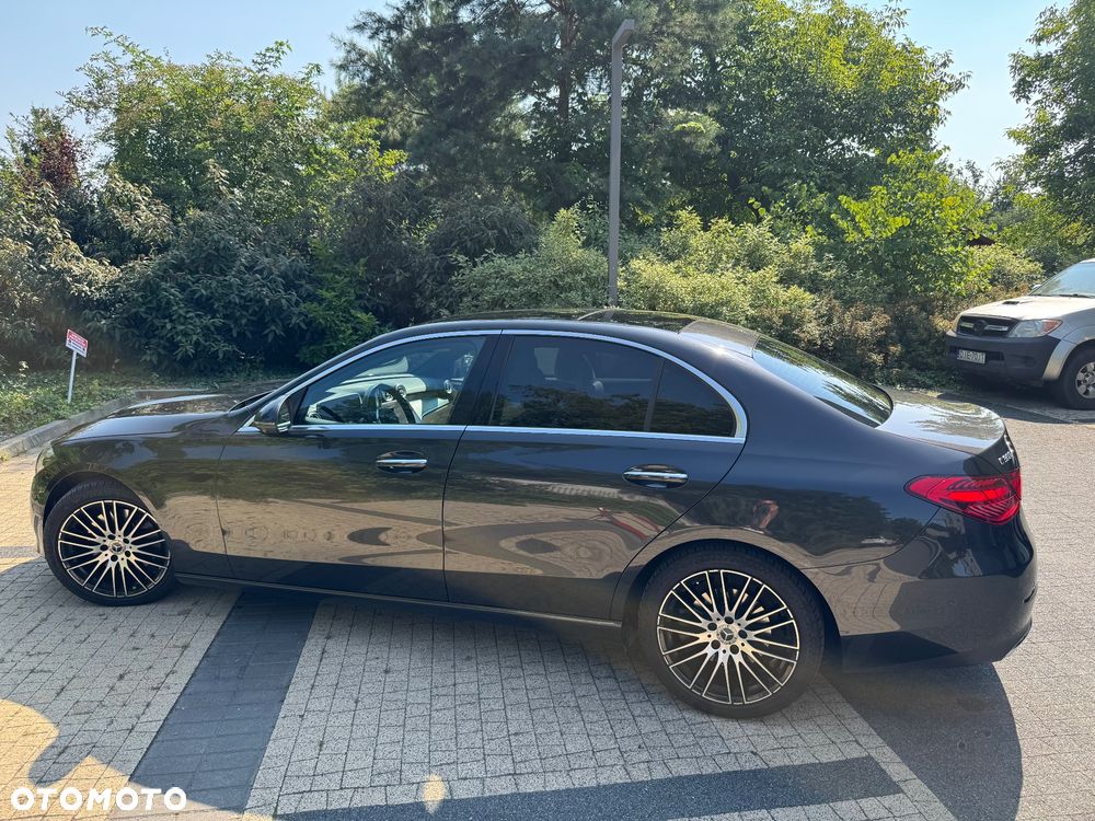 Mercedes-Benz Klasa C 300 4Matic 9G-TRONIC Avantgarde - 2