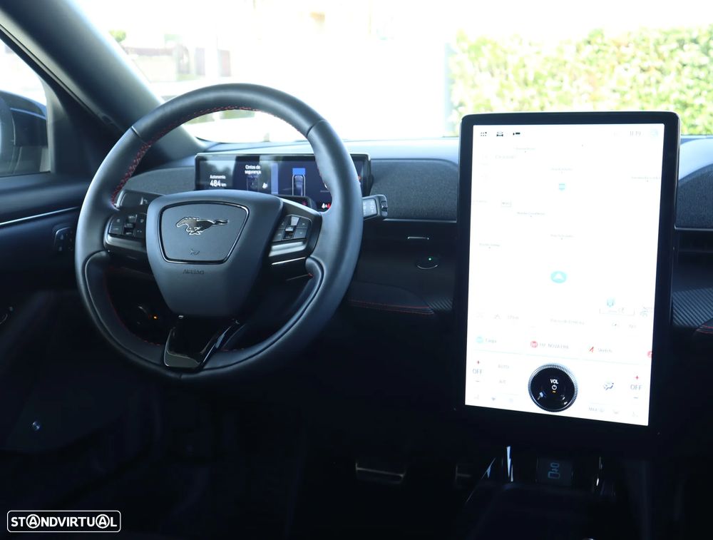 Ford Mustang Mach-E AWD PREMIUM - 44