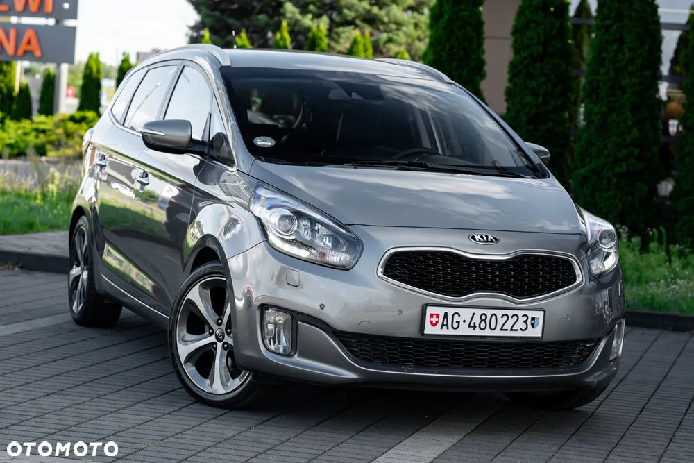 Kia Carens 1.7 CRDi 136 Dream Team Edition - 1
