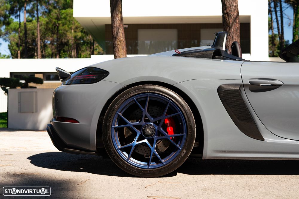 Porsche 718 Spyder RS - 9