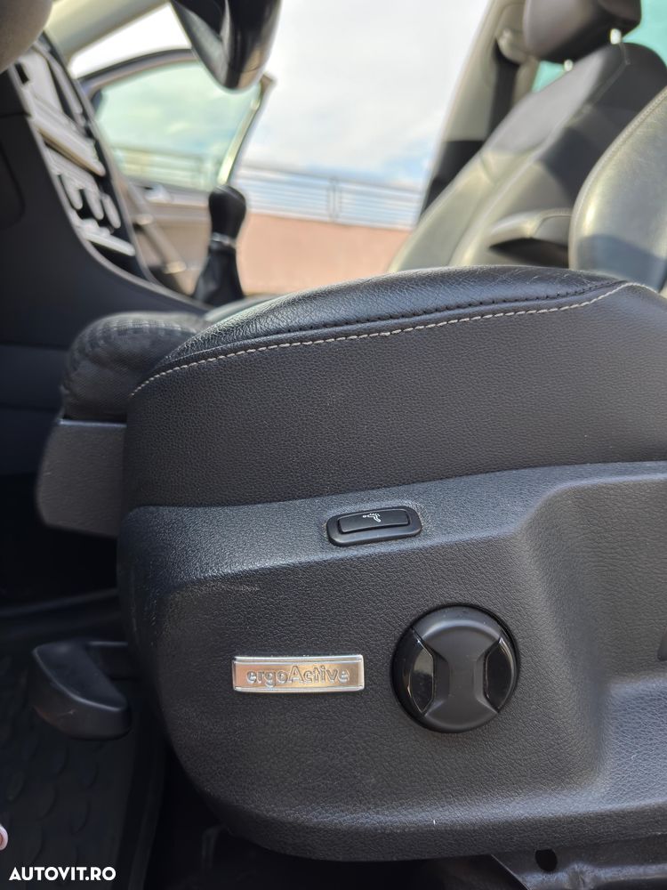 Volkswagen Golf 1.6 TDI BlueMotion Technology Comfortline - 13
