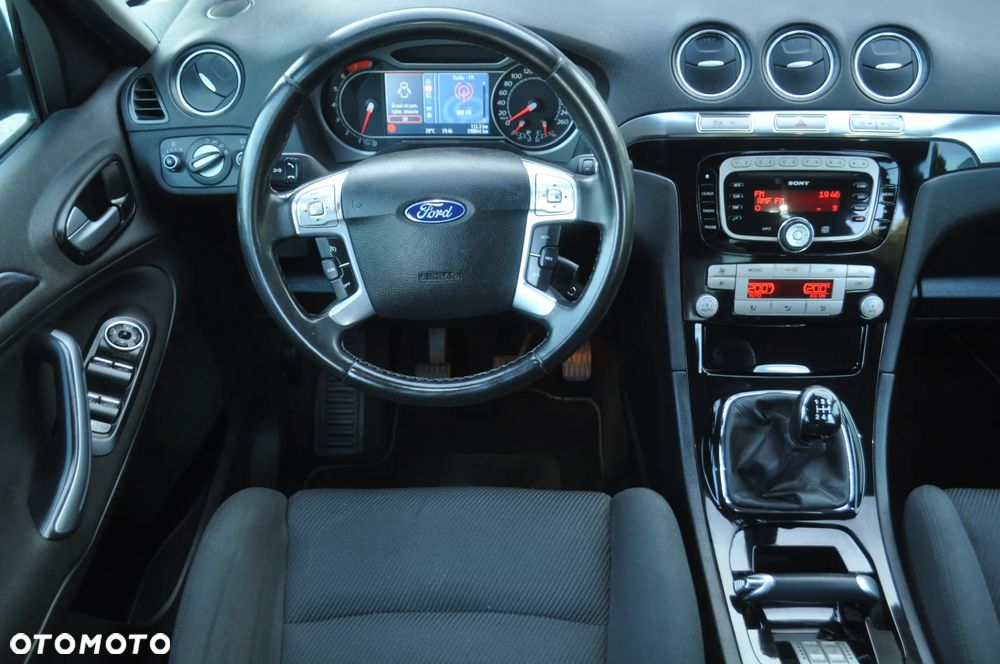 Ford S-Max 2.0 Titanium - 25
