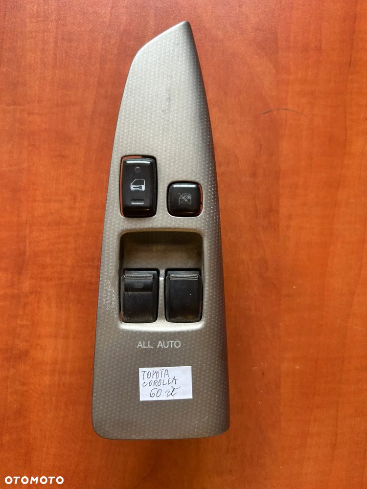 PANEL SZYB KIEROWCY TOYOTA COROLLA 8404013061 - 1
