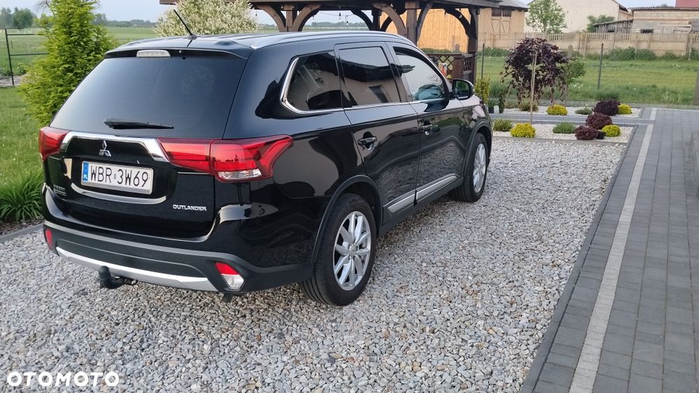 Mitsubishi Outlander - 4