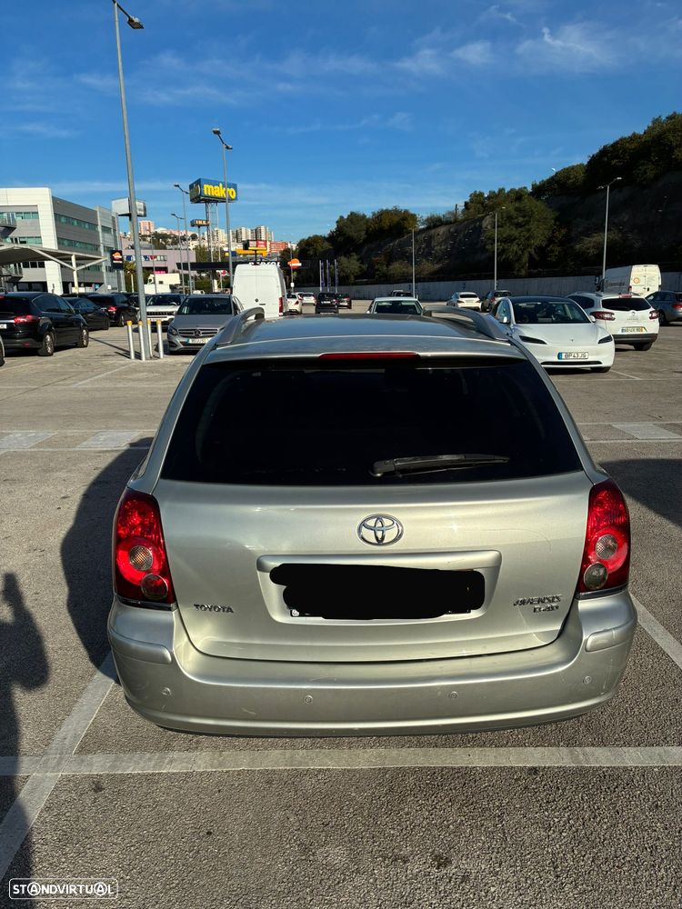 Toyota Avensis SW 2.0 D-4D - 12