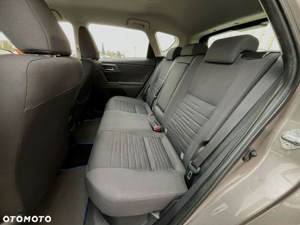 Toyota Auris - 13