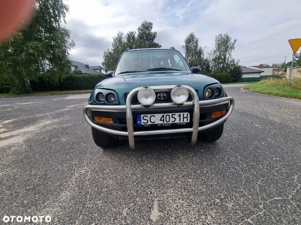 Toyota RAV4 2.0 GLi - 11