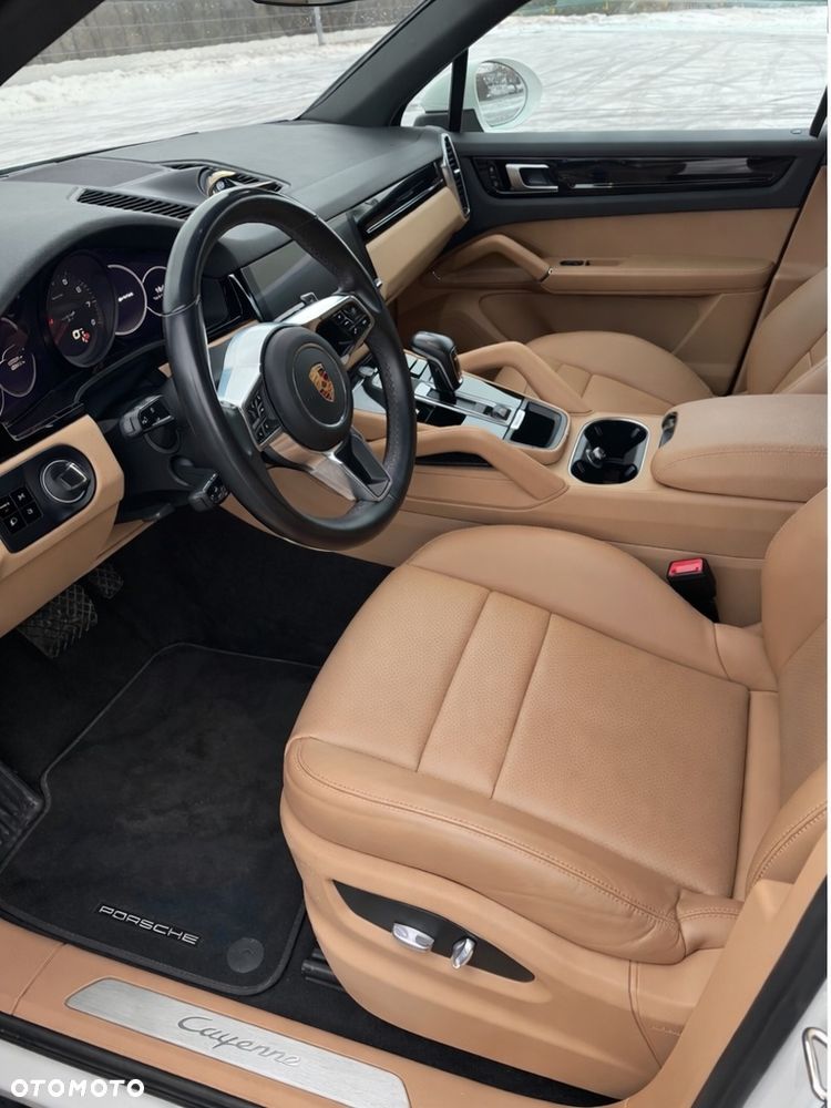 Porsche Cayenne - 8