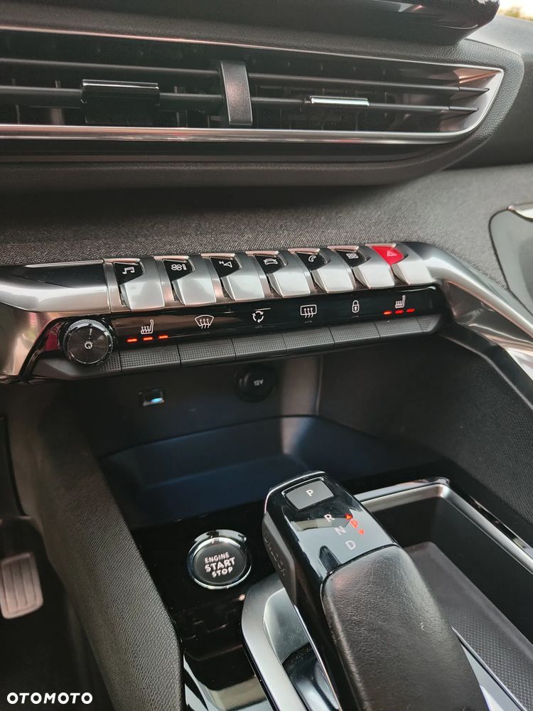 Peugeot 3008 BlueHDi 130 Stop & Start EAT8 Allure - 28