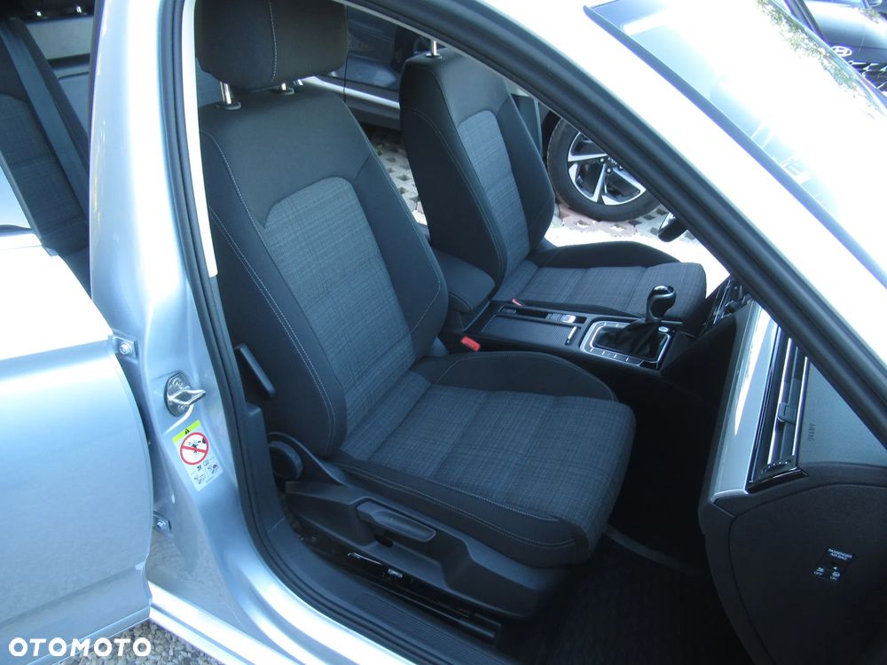 Volkswagen Passat 1.5 TSI EVO Business - 11