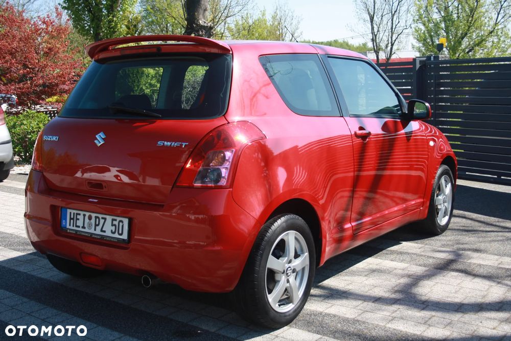 Suzuki Swift 1.3 Sunlight Edition - 2