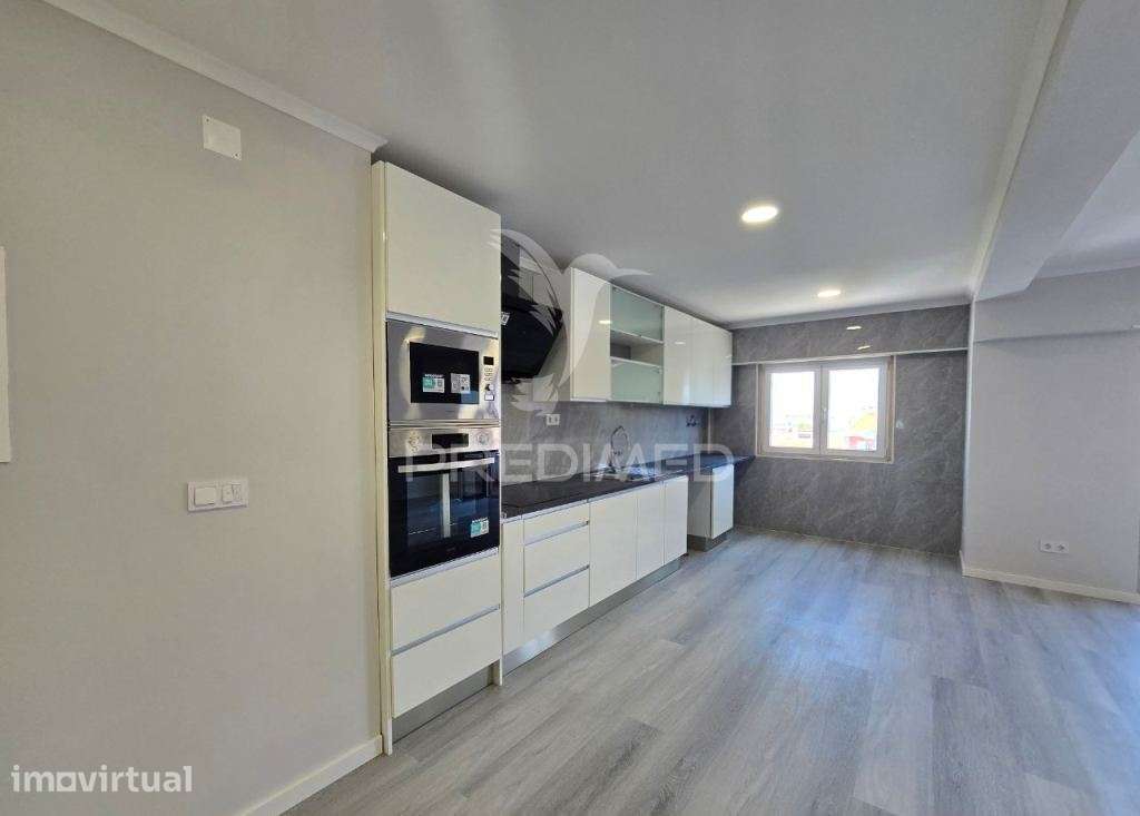 Apartamento T4 Remodelado, na Cruz de Pau - Amora - Grande imagem: 3/31