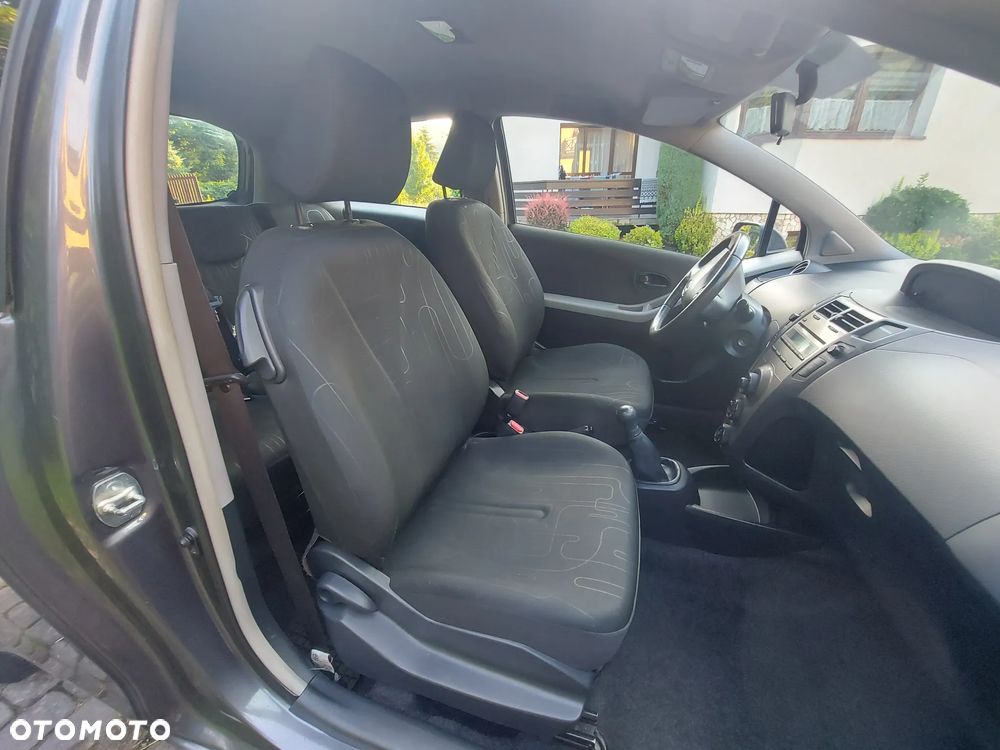 Toyota Yaris 1.0 Terra - 8