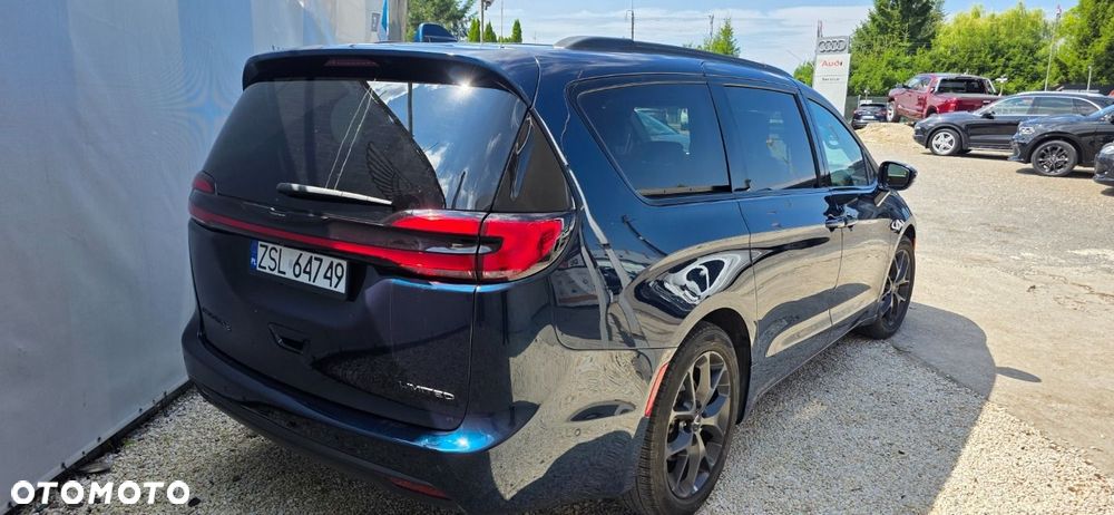 Chrysler Pacifica - 10