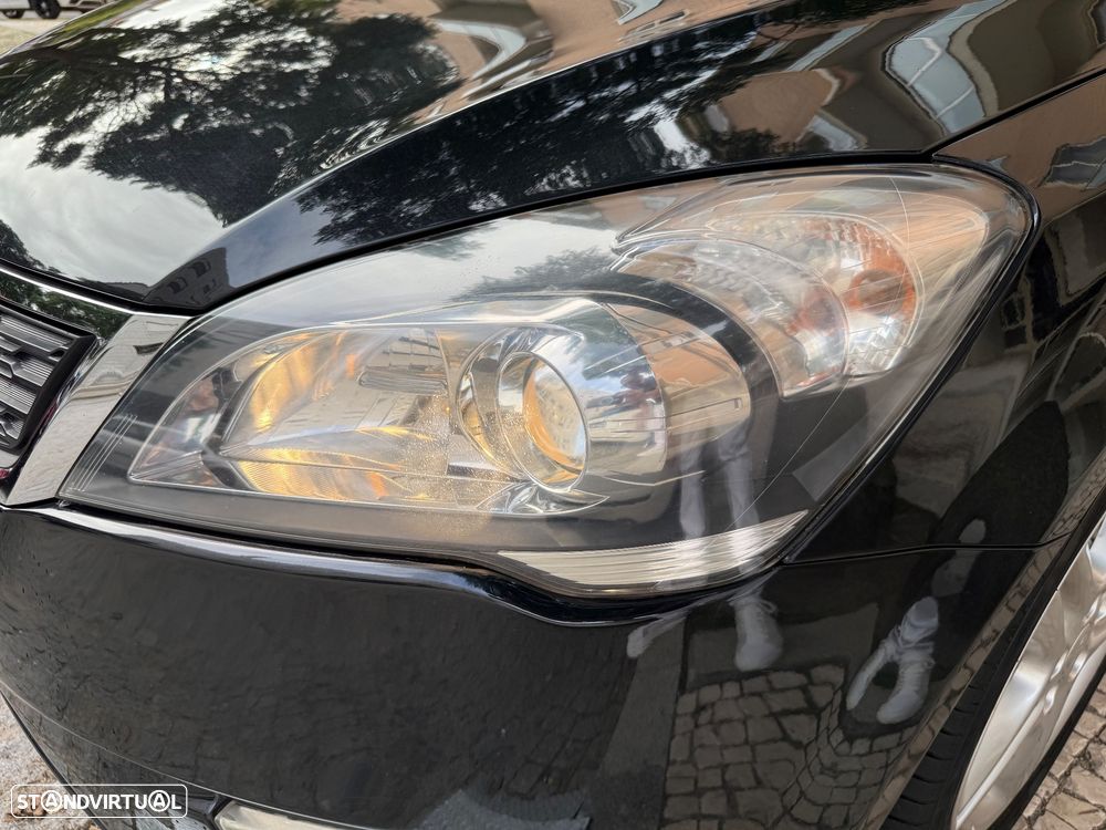 Kia Ceed 1.6 CRDi LX ISG - 27