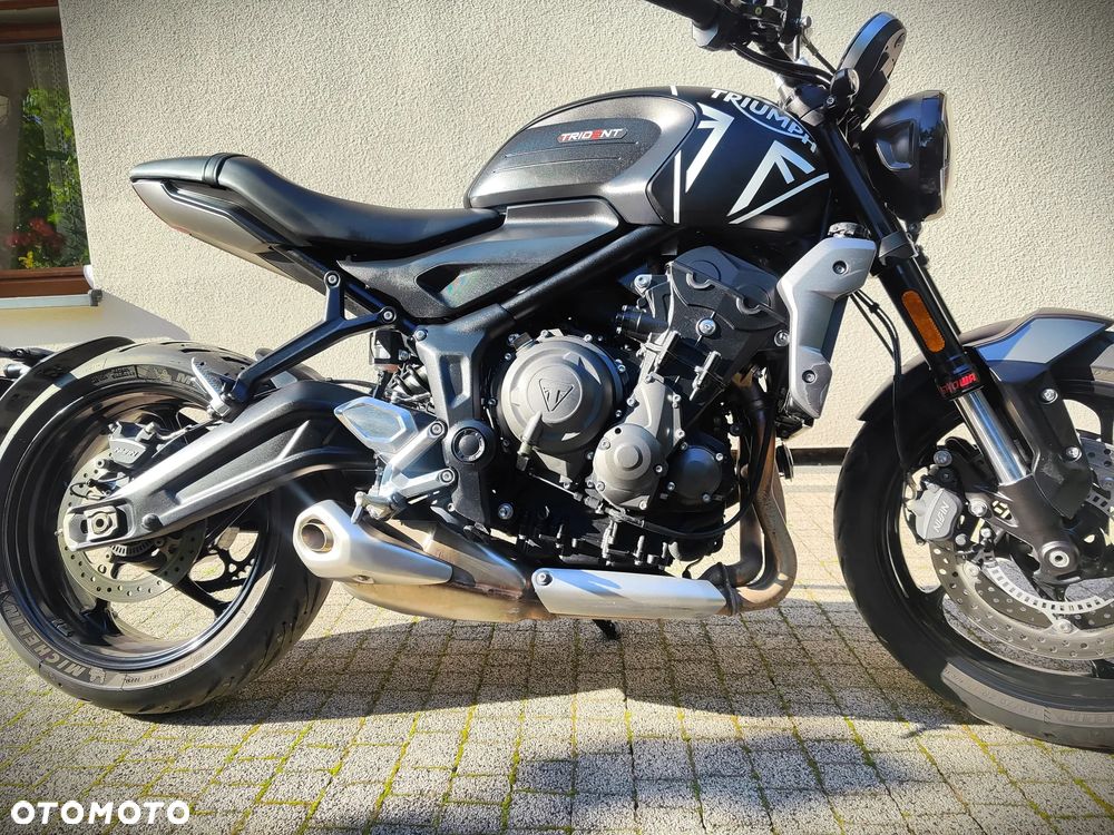 Triumph Trident - 10
