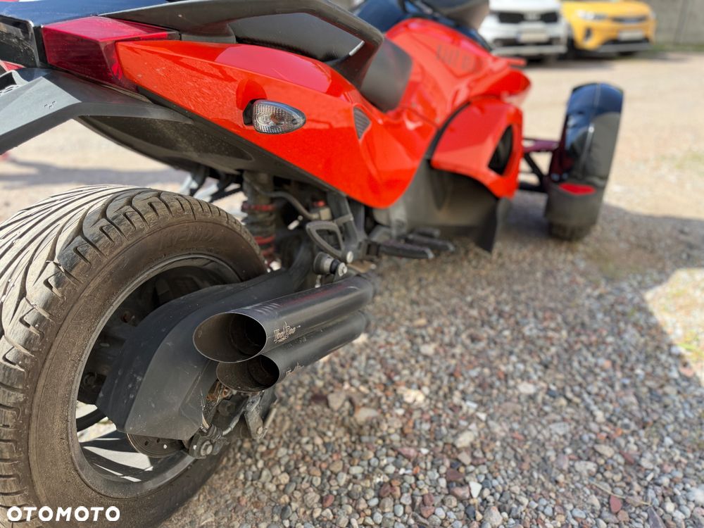 Can-Am Spyder - 8