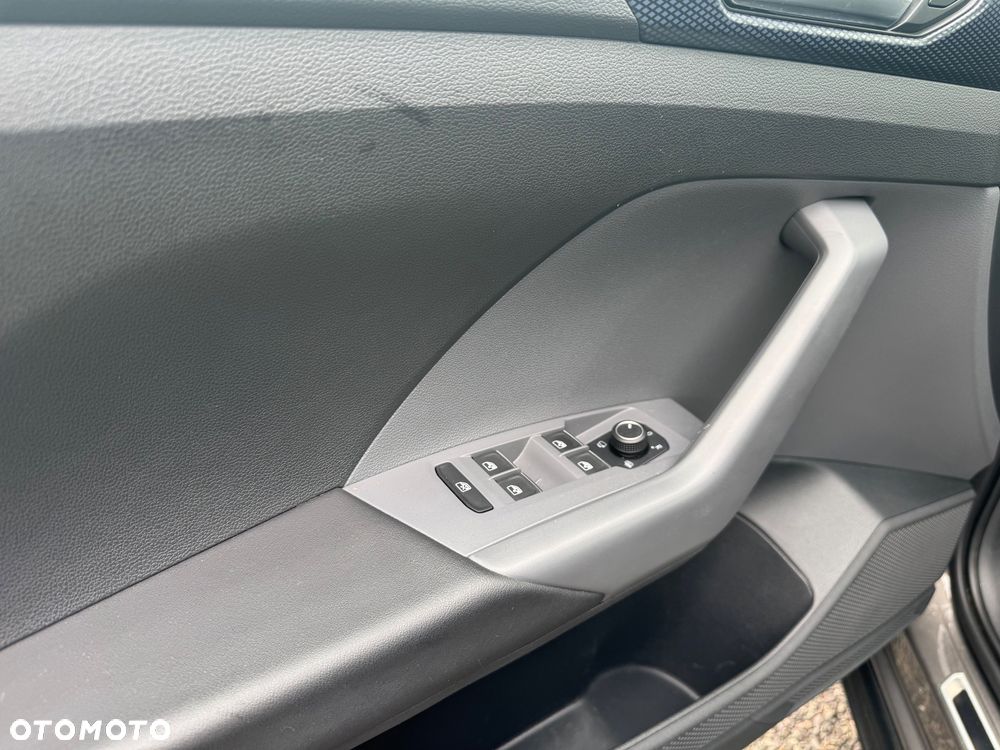 Volkswagen T-Cross - 17