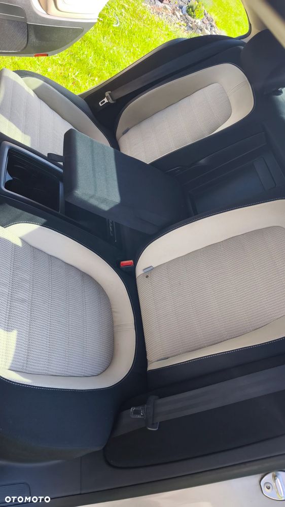 Volkswagen Passat 2.0 TDI Comfortline DSG - 8