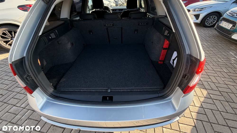 Skoda Octavia 1.8 TSI L&K DSG - 23