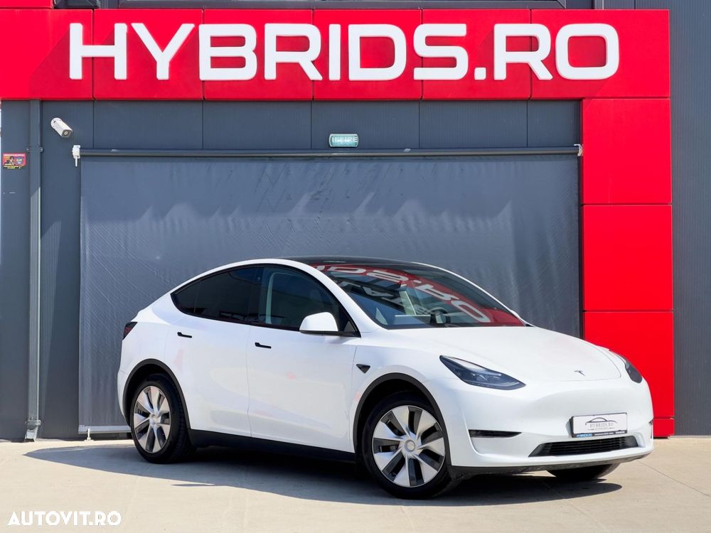 Tesla Model Y Long Range Dual Motor AWD - 8