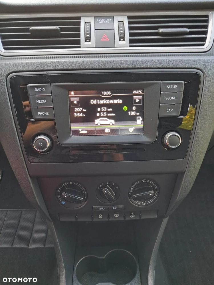 Skoda RAPID 1.2 TSI Active - 22