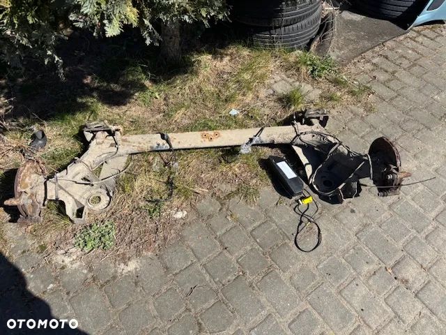 BELKA OŚ TYŁ SKODA ROOMSTER TARCZE - 1