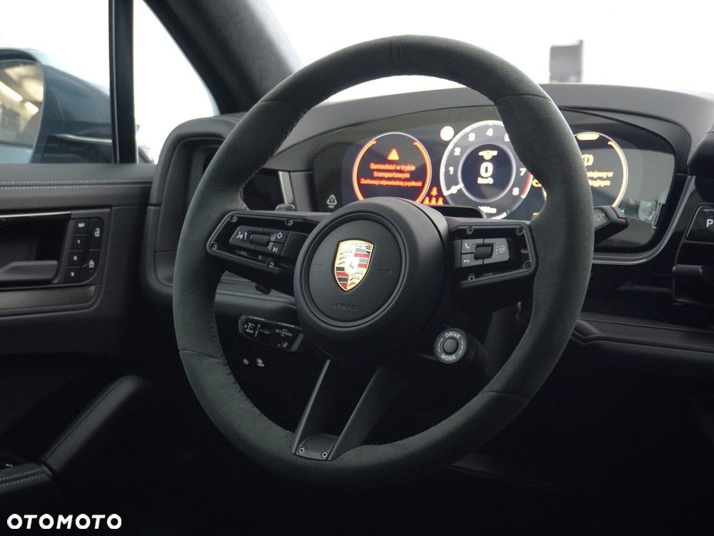 Porsche Cayenne GTS - 38