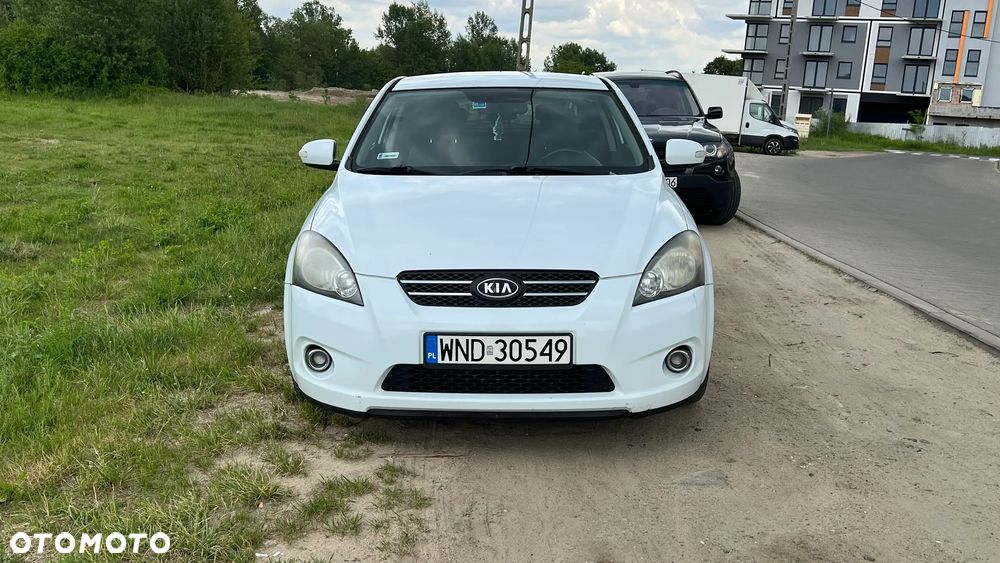 Kia Ceed - 8