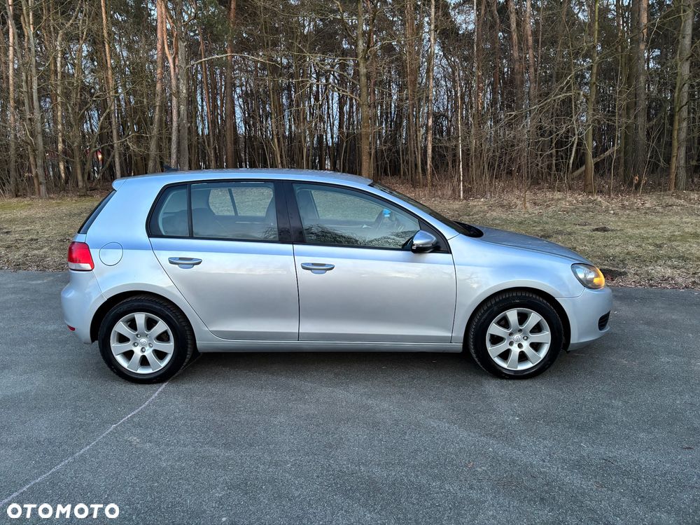 Volkswagen Golf - 6