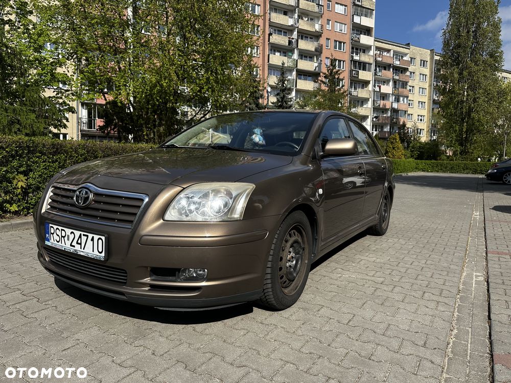Toyota Avensis 1.8 VVT-i Sol - 1