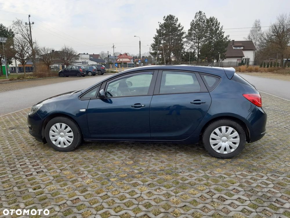 Opel Astra 1.6 Color Edition - 4