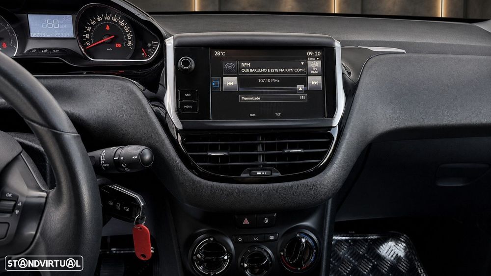 Peugeot 208 1.2 PureTech Active - 19