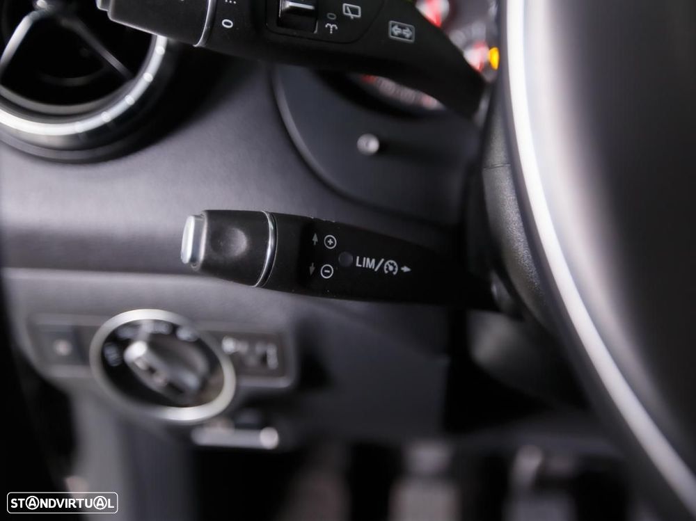 Mercedes-Benz CLA 180 d Shooting Brake - 15