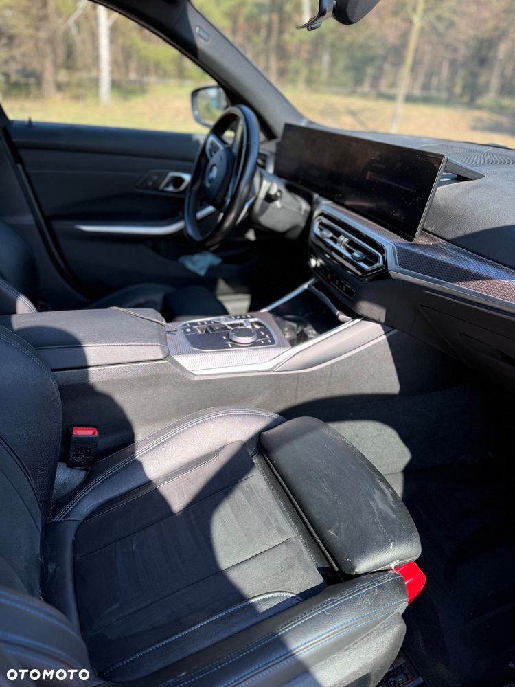 BMW Seria 3 330i M Sport - 23