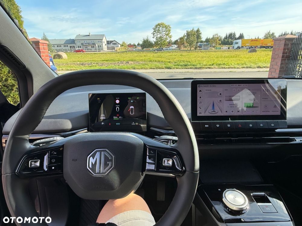 MG 4 Luxury 64 kWh - 18