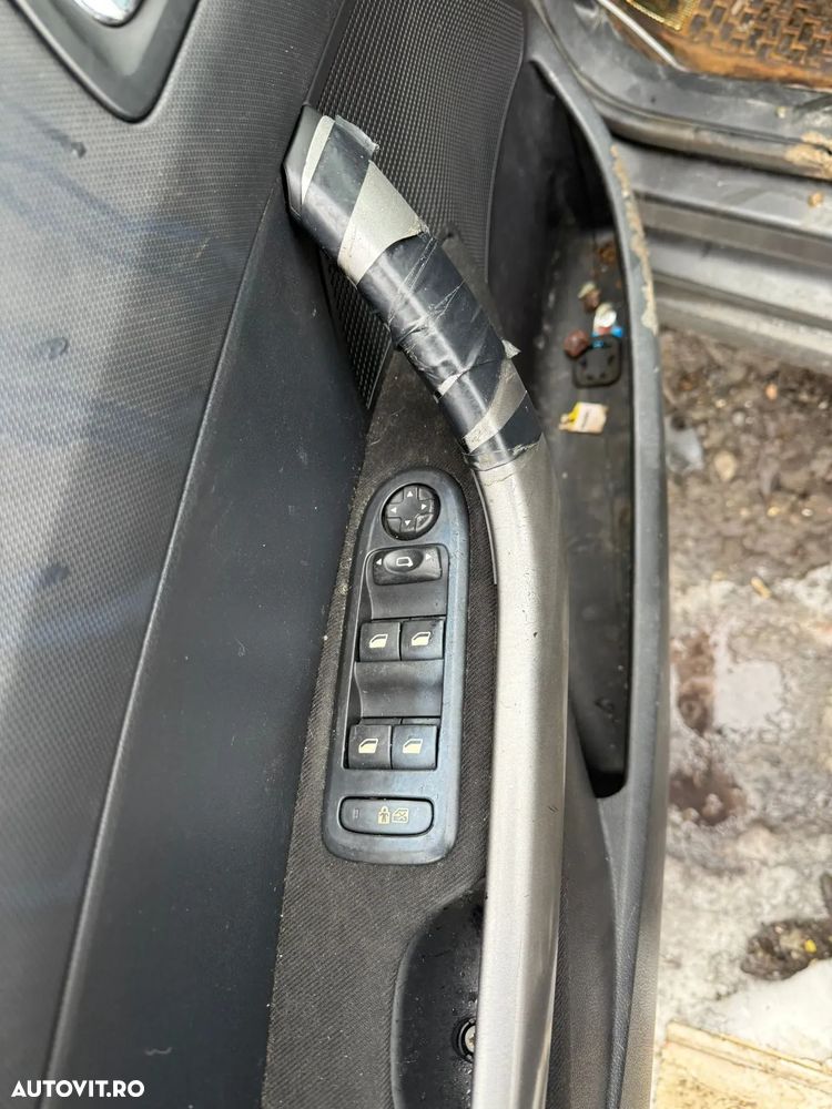 Dezmembrez Peugeot 307 negru 2007 1,6 HDI - 8