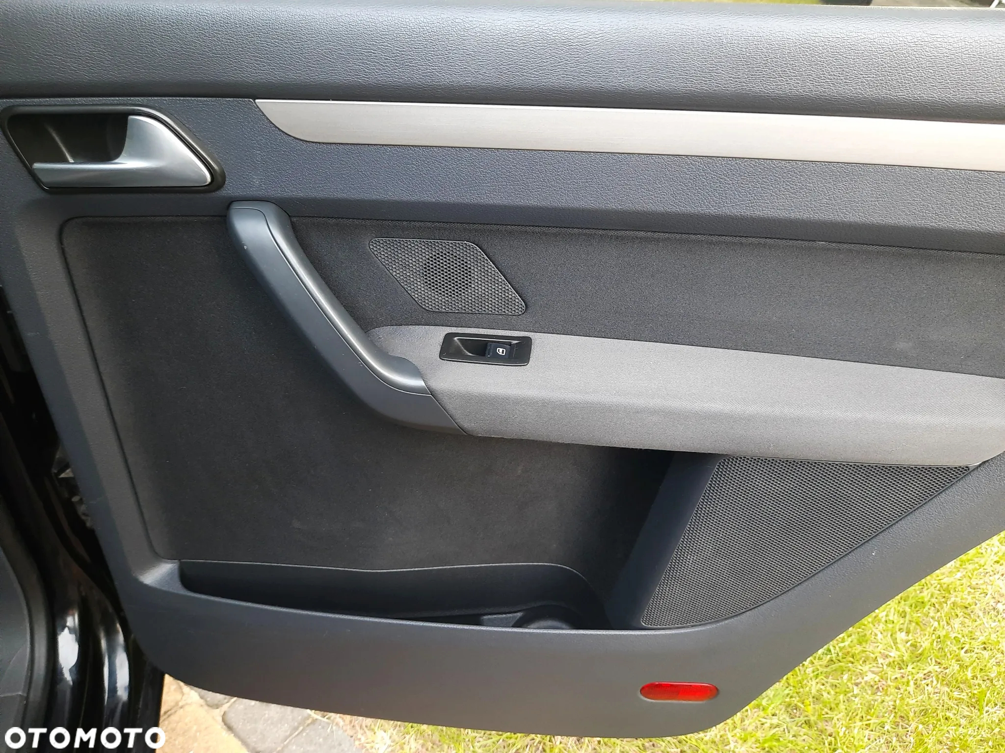 Volkswagen Touran 2.0 TDI DSG United - 26