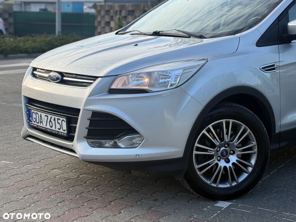 Ford Kuga 2.0 TDCi 2x4 Titanium - 4