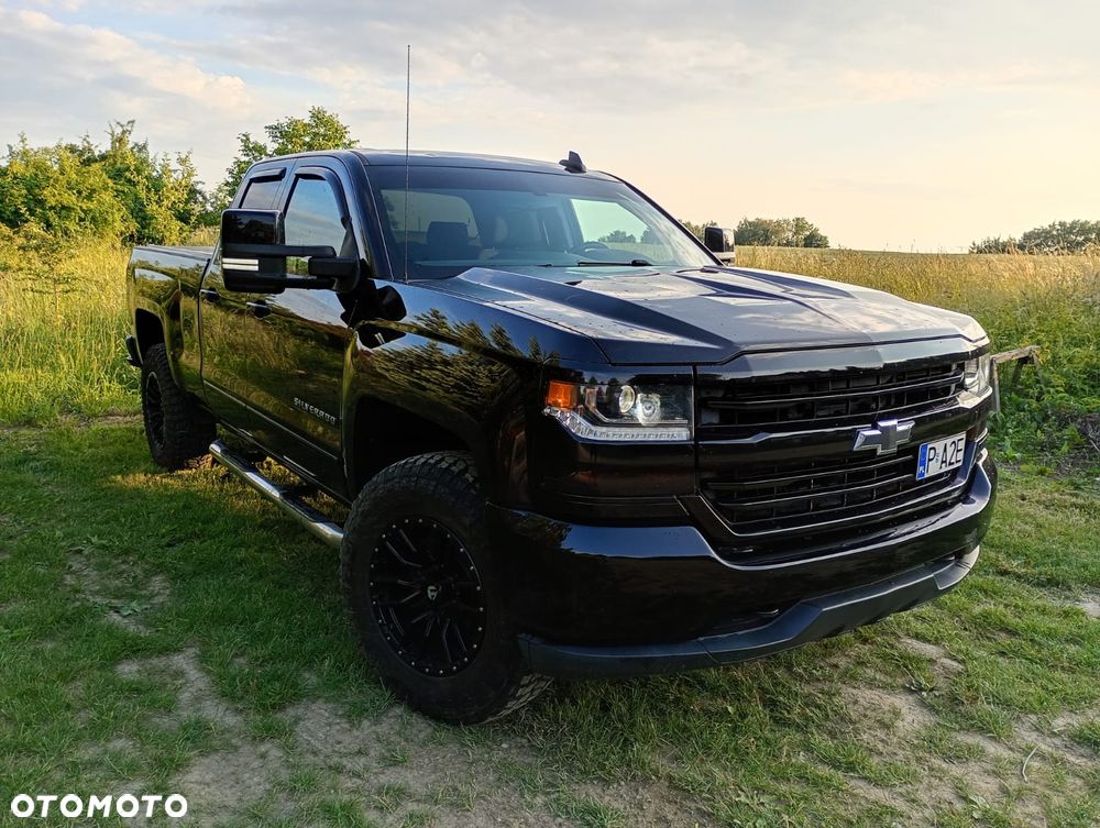 Chevrolet Silverado - 3