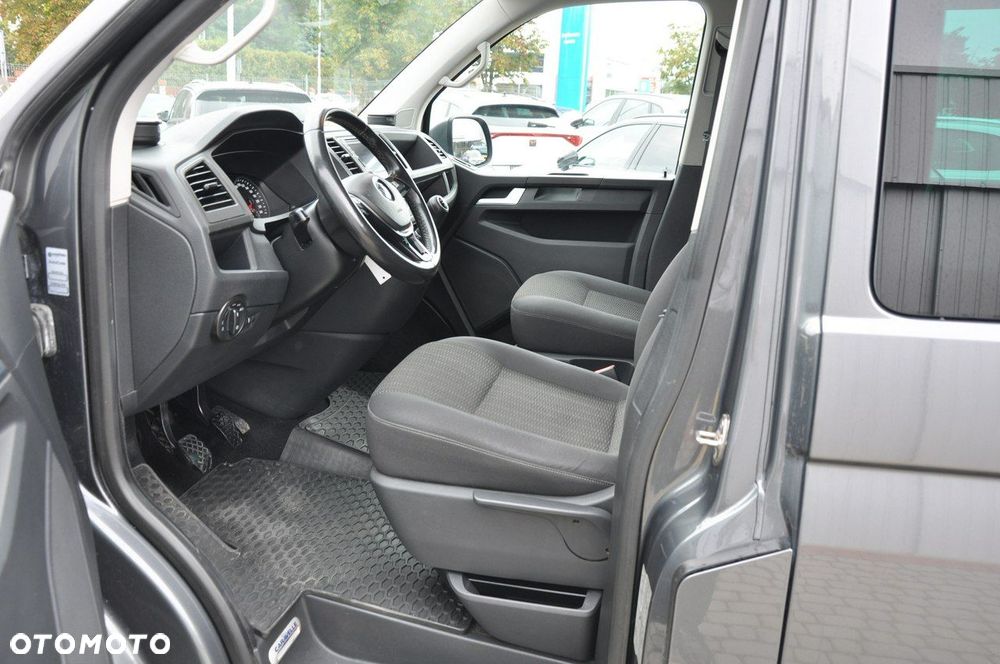 Volkswagen Caravelle - 9