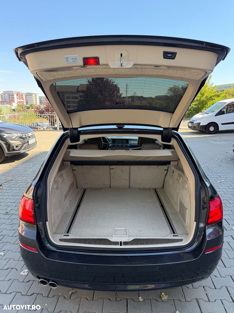 BMW Seria 5 520d Sport-Aut. - 13