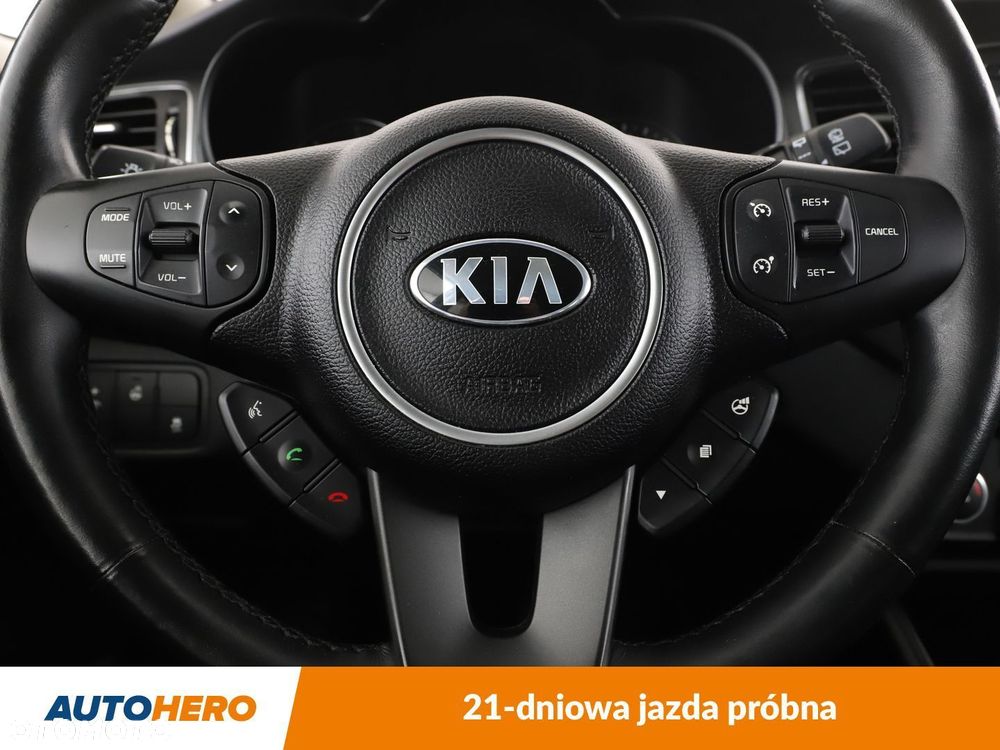 Kia Carens - 19