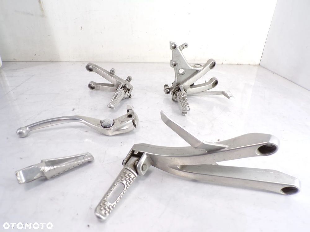 Set podnóżek  CBR 600 RR mocowanie - 2