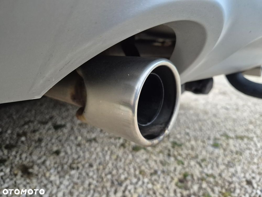 Ford Kuga 2.0 TDCi 2x4 Titanium - 23