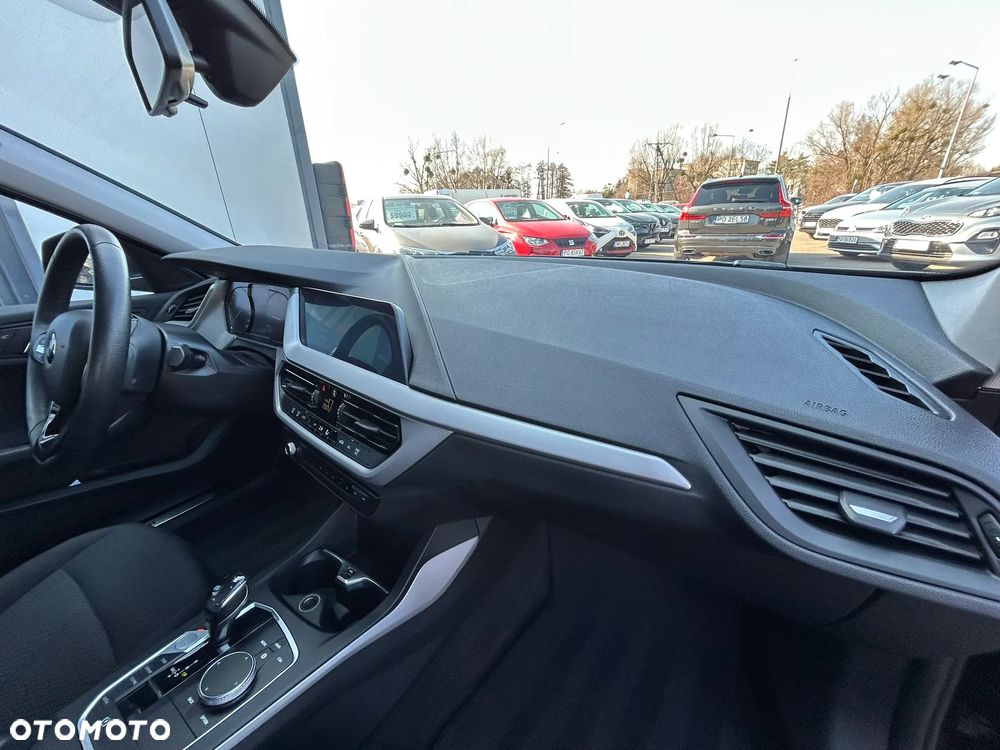BMW Seria 1 118i Advantage - 24