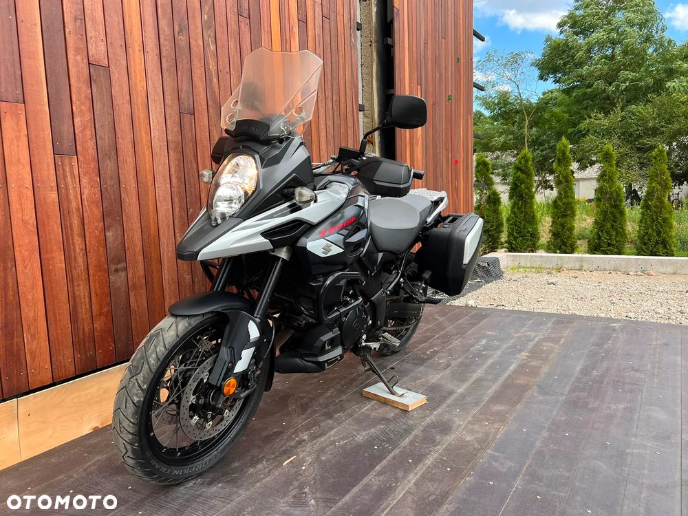 Suzuki V-STROM - 1